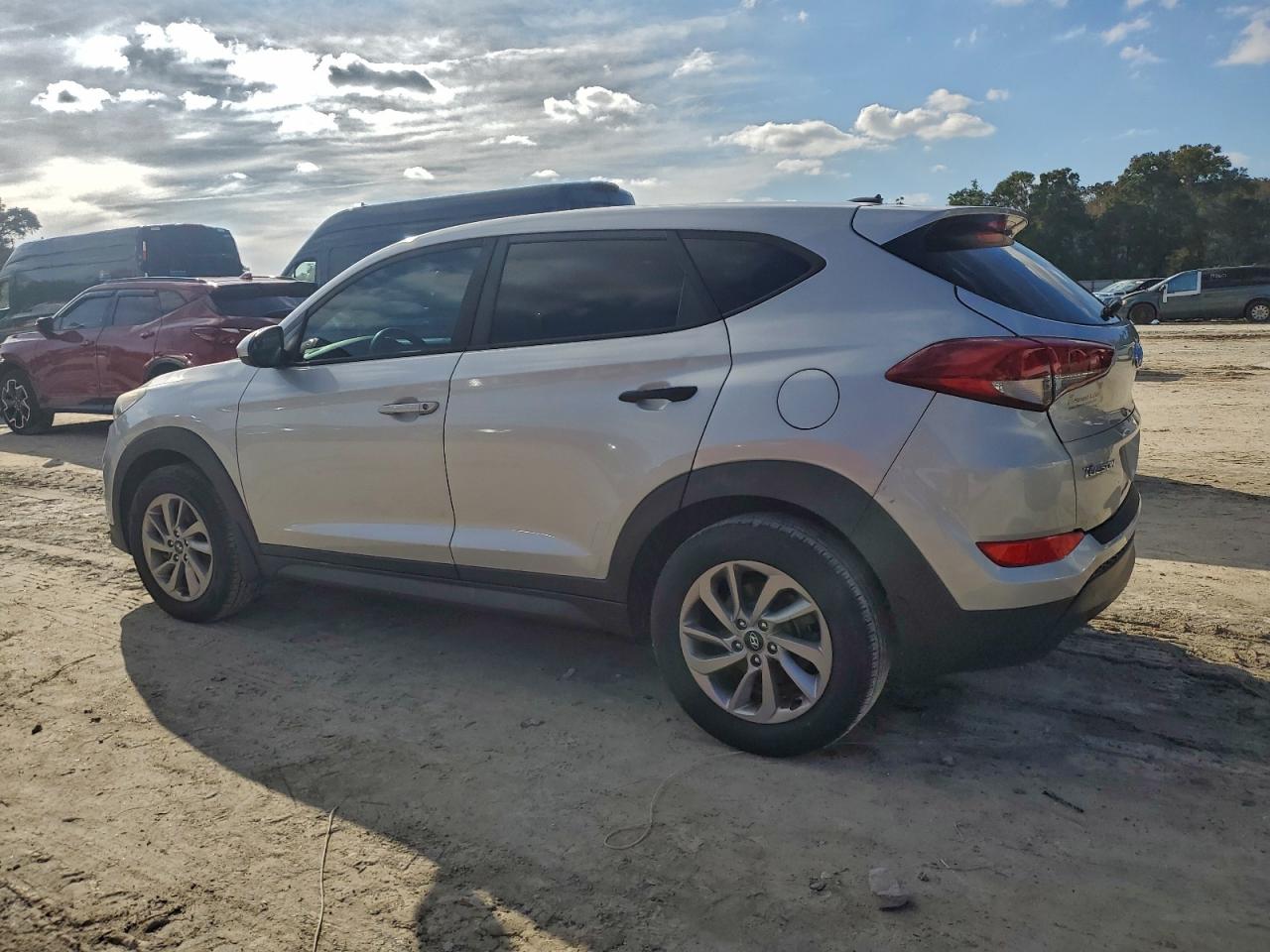 Автомобиль HYUNDAI TUCSON SE 2016 | GrandCar Автомобиль HYUNDAI TUCSON SE 2016 | GrandCar