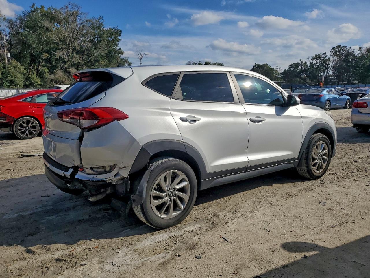 Автомобиль HYUNDAI TUCSON SE 2016 | GrandCar Автомобиль HYUNDAI TUCSON SE 2016 | GrandCar