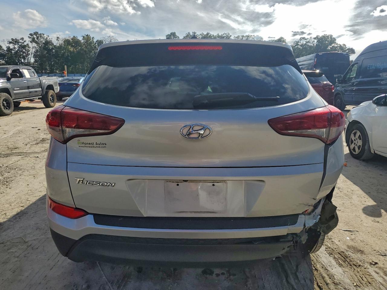 Автомобиль HYUNDAI TUCSON SE 2016 | GrandCar Автомобиль HYUNDAI TUCSON SE 2016 | GrandCar