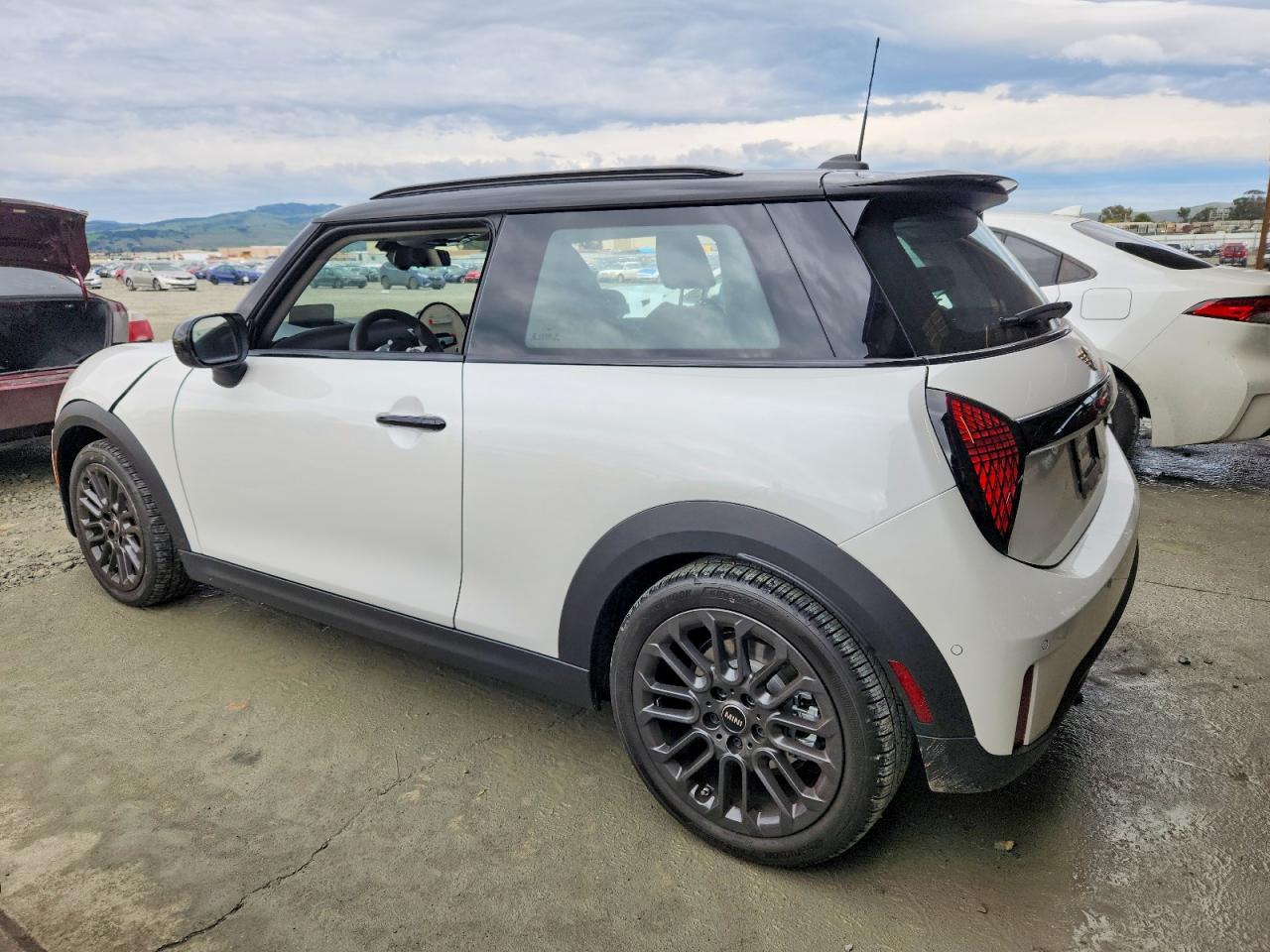 Автомобиль MINI COOPER S 2025 | GrandCar Автомобиль MINI COOPER S 2025 | GrandCar