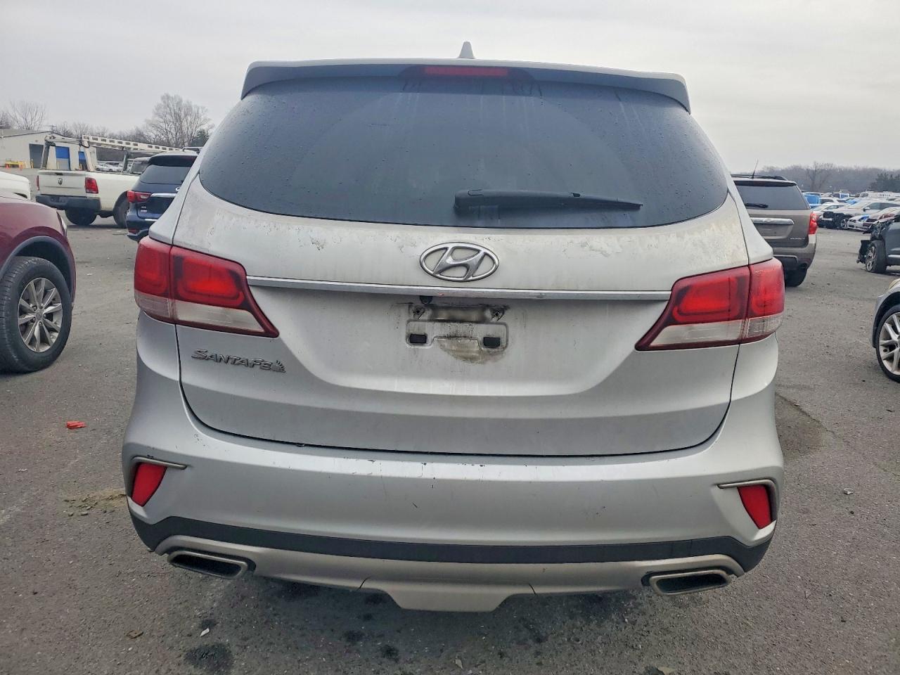 Автомобиль HYUNDAI SANTA FE SE 2017 | GrandCar Автомобиль HYUNDAI SANTA FE SE 2017 | GrandCar