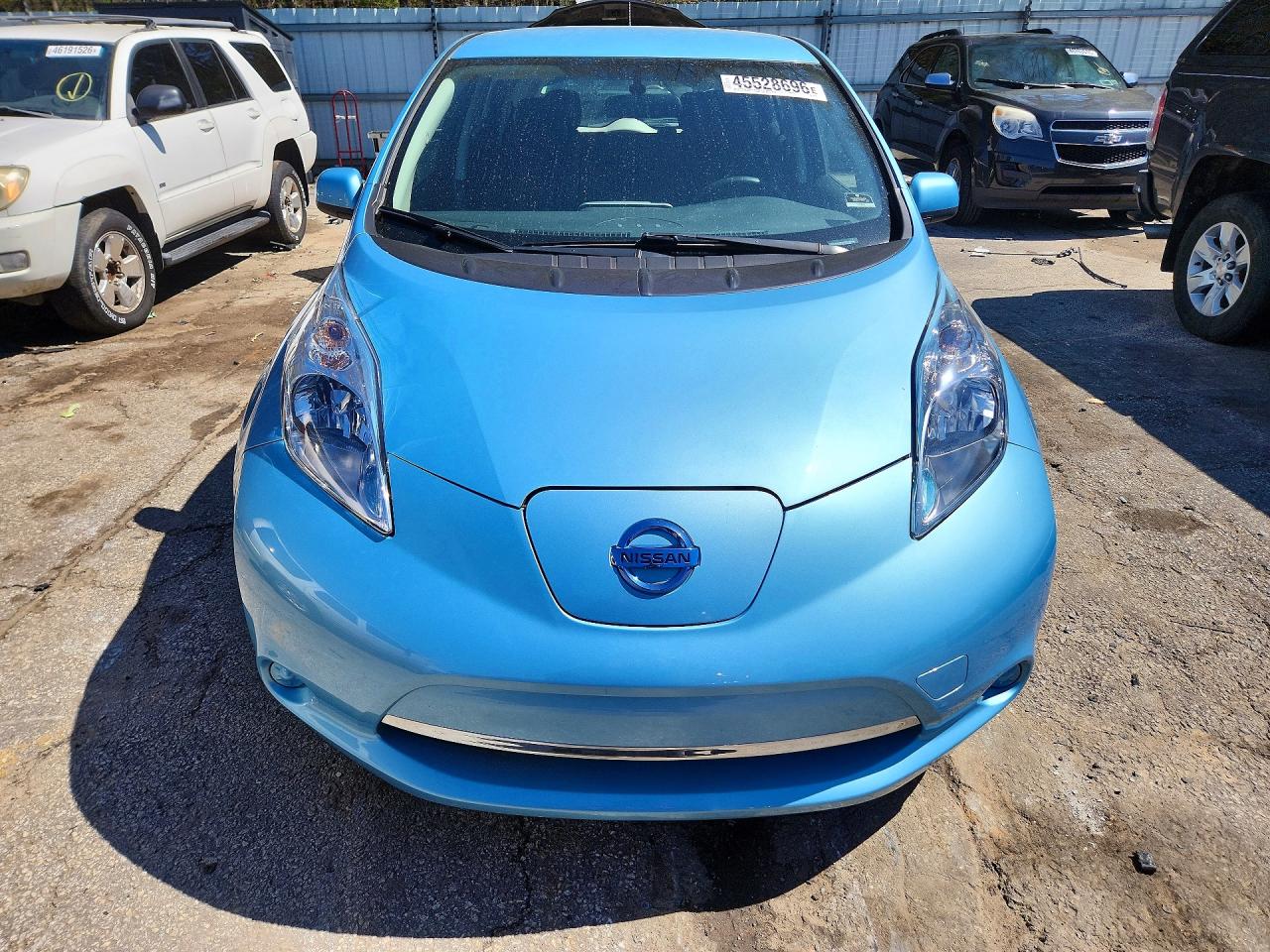 Автомобиль NISSAN LEAF S 2015 | GrandCar Автомобиль NISSAN LEAF S 2015 | GrandCar