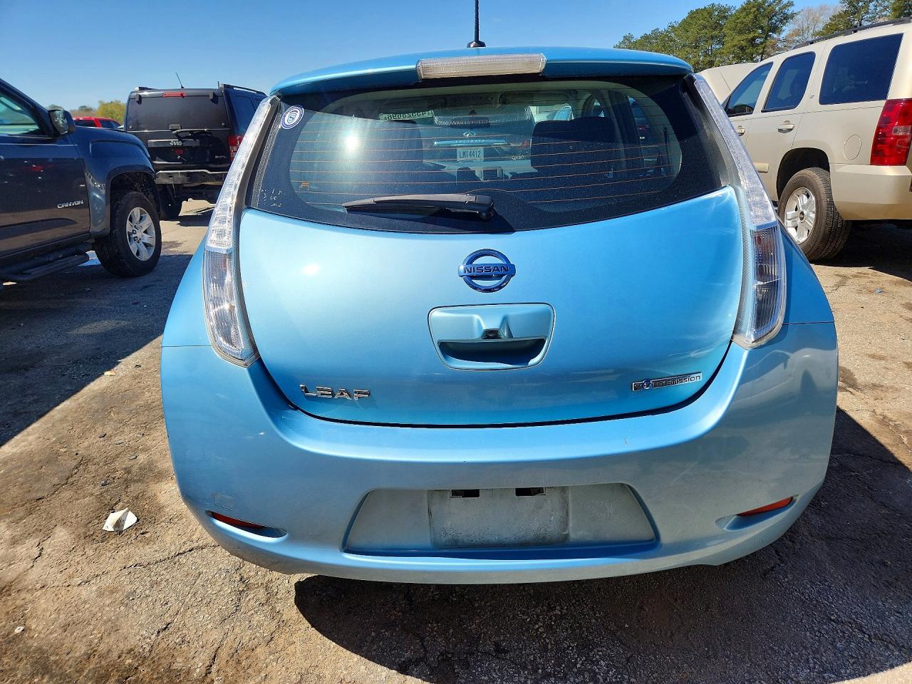 Автомобиль NISSAN LEAF S 2015 | GrandCar Автомобиль NISSAN LEAF S 2015 | GrandCar