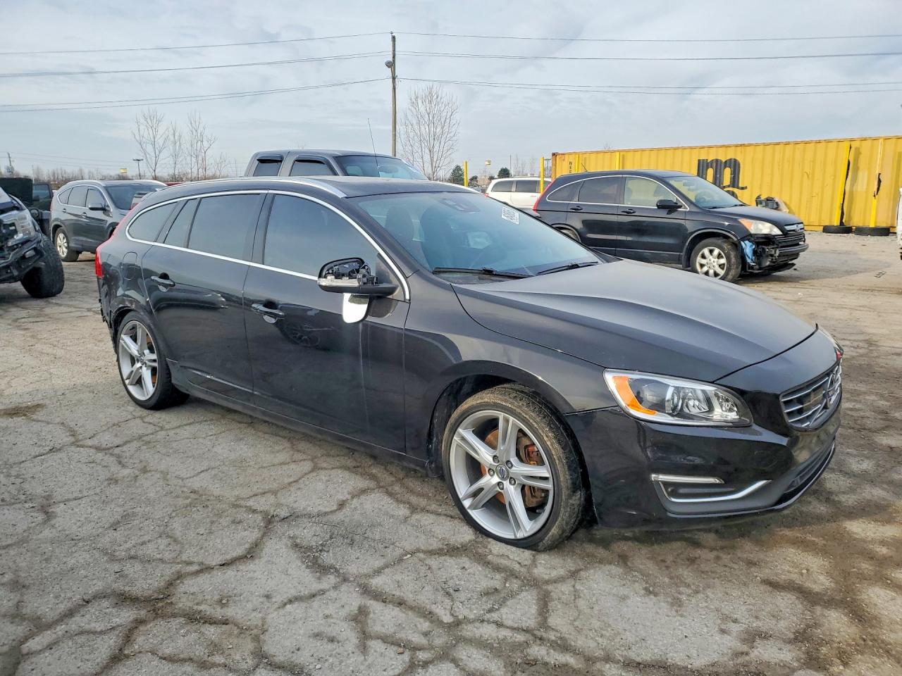 Автомобиль VOLVO V60 PLATINUM 2016 | GrandCar Автомобиль VOLVO V60 PLATINUM 2016 | GrandCar