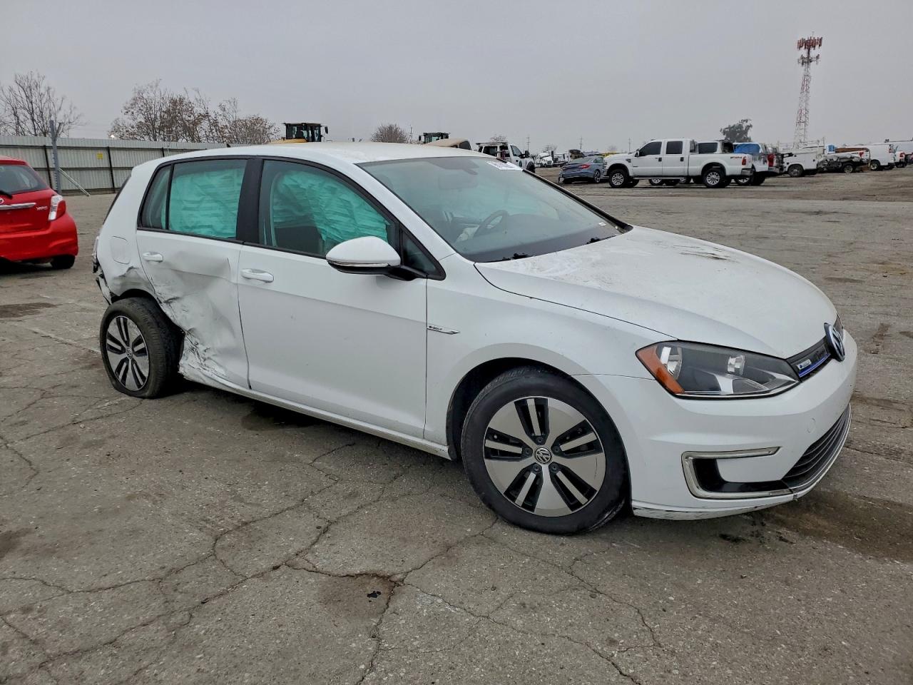 Автомобиль VOLKSWAGEN E-GOLF SE 2016 | GrandCar Автомобиль VOLKSWAGEN E-GOLF SE 2016 | GrandCar