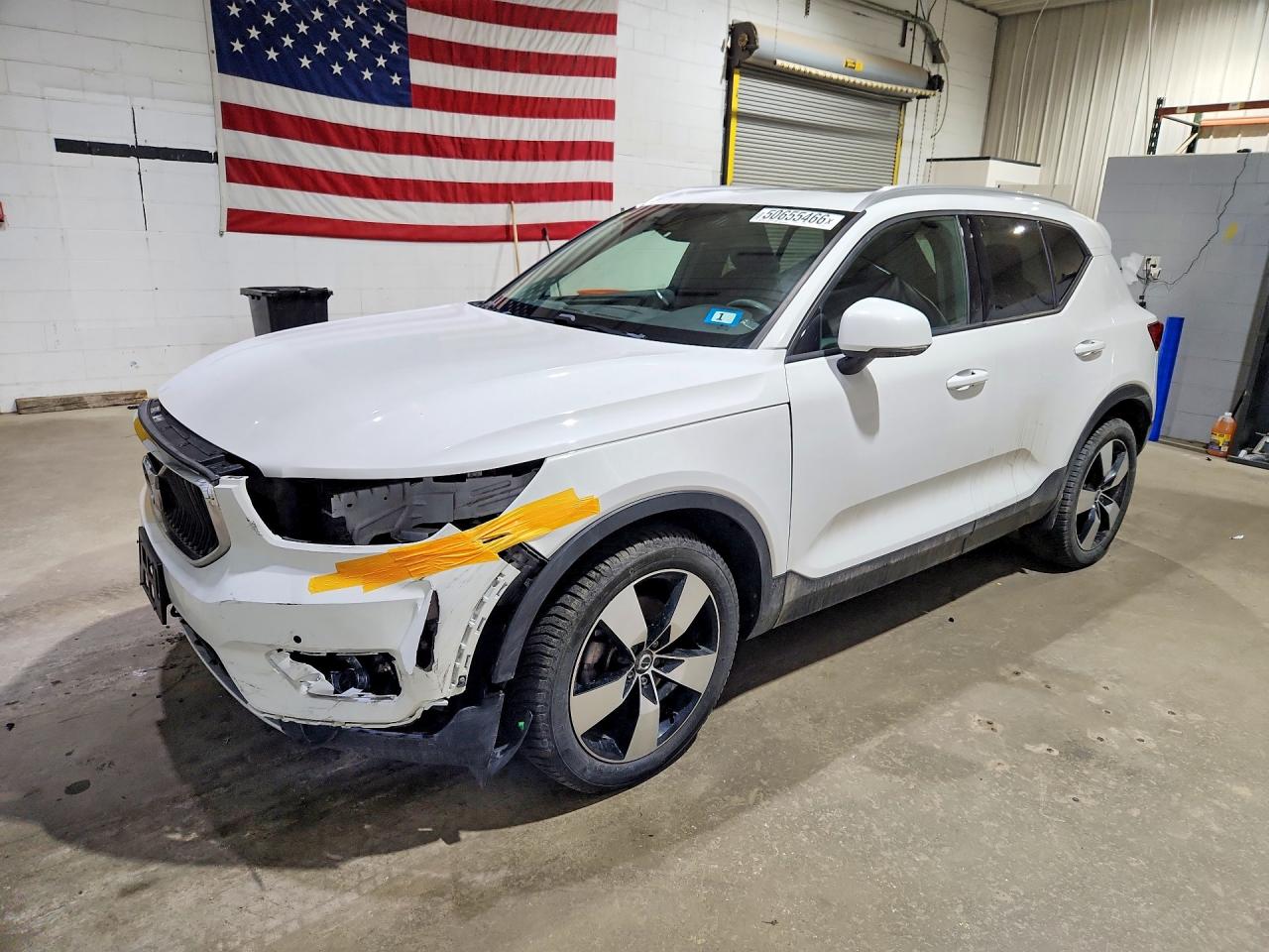 Автомобиль VOLVO XC40 T5 MOMENTUM 2020 | GrandCar
