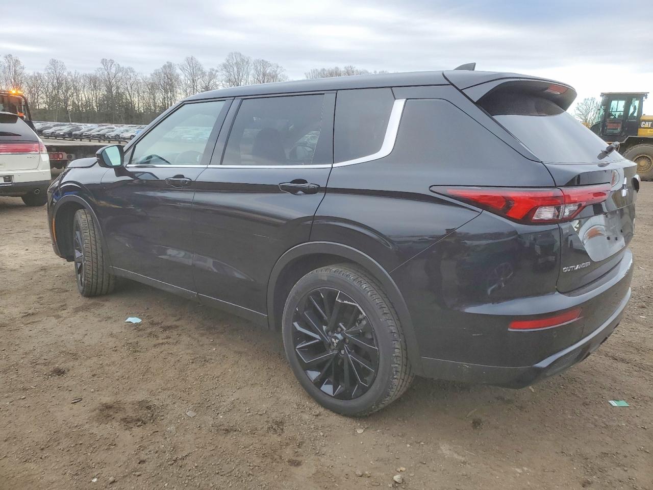 Автомобиль MITSUBISHI OUTLANDER SE 2024 | GrandCar Автомобиль MITSUBISHI OUTLANDER SE 2024 | GrandCar
